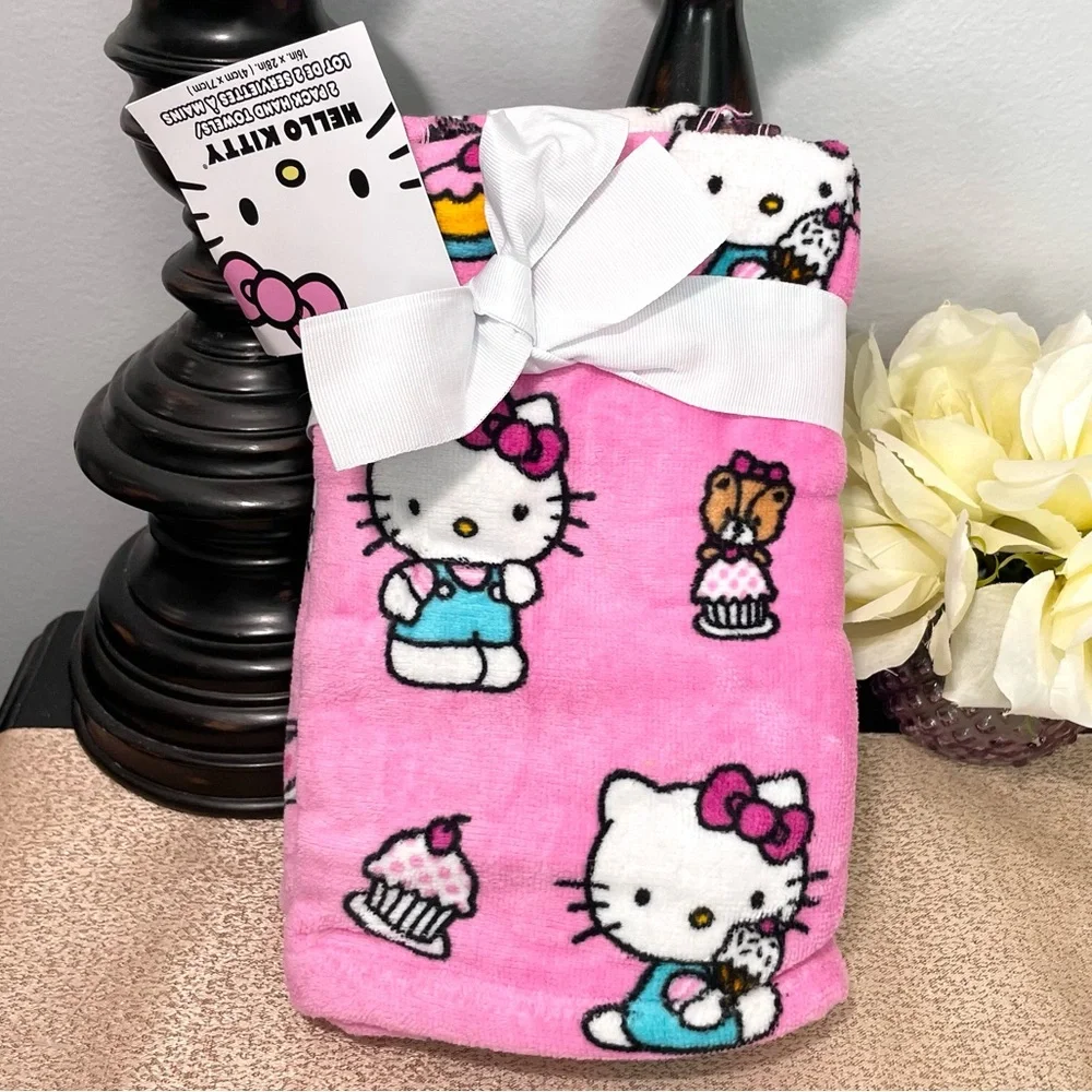 NWT Set of 2 HELLO KITTY Hand Towels
